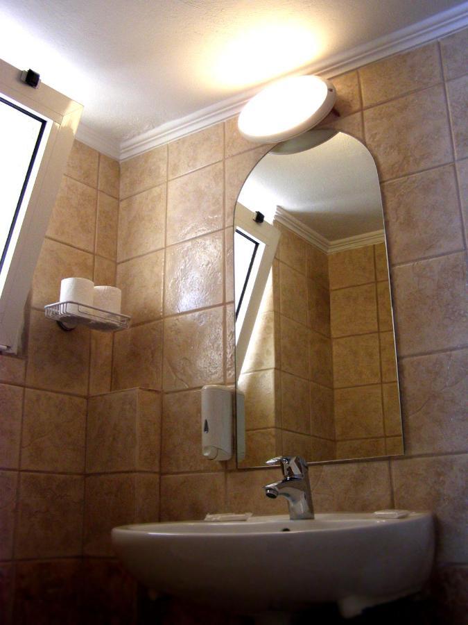 Arma Faliro Apartments Athén Szoba fotó